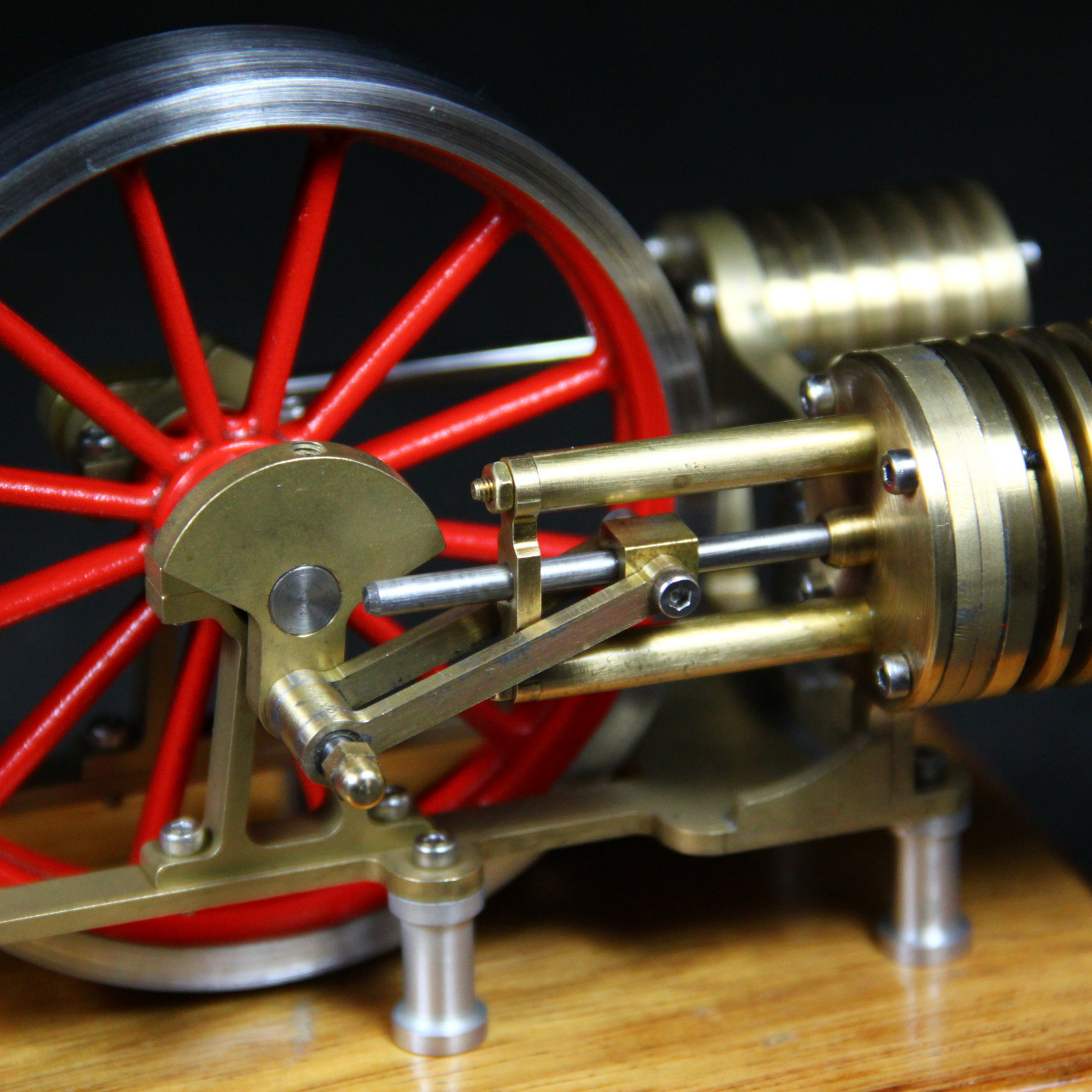 Kolbenstangengeradeführung für einen Stirlingmotor