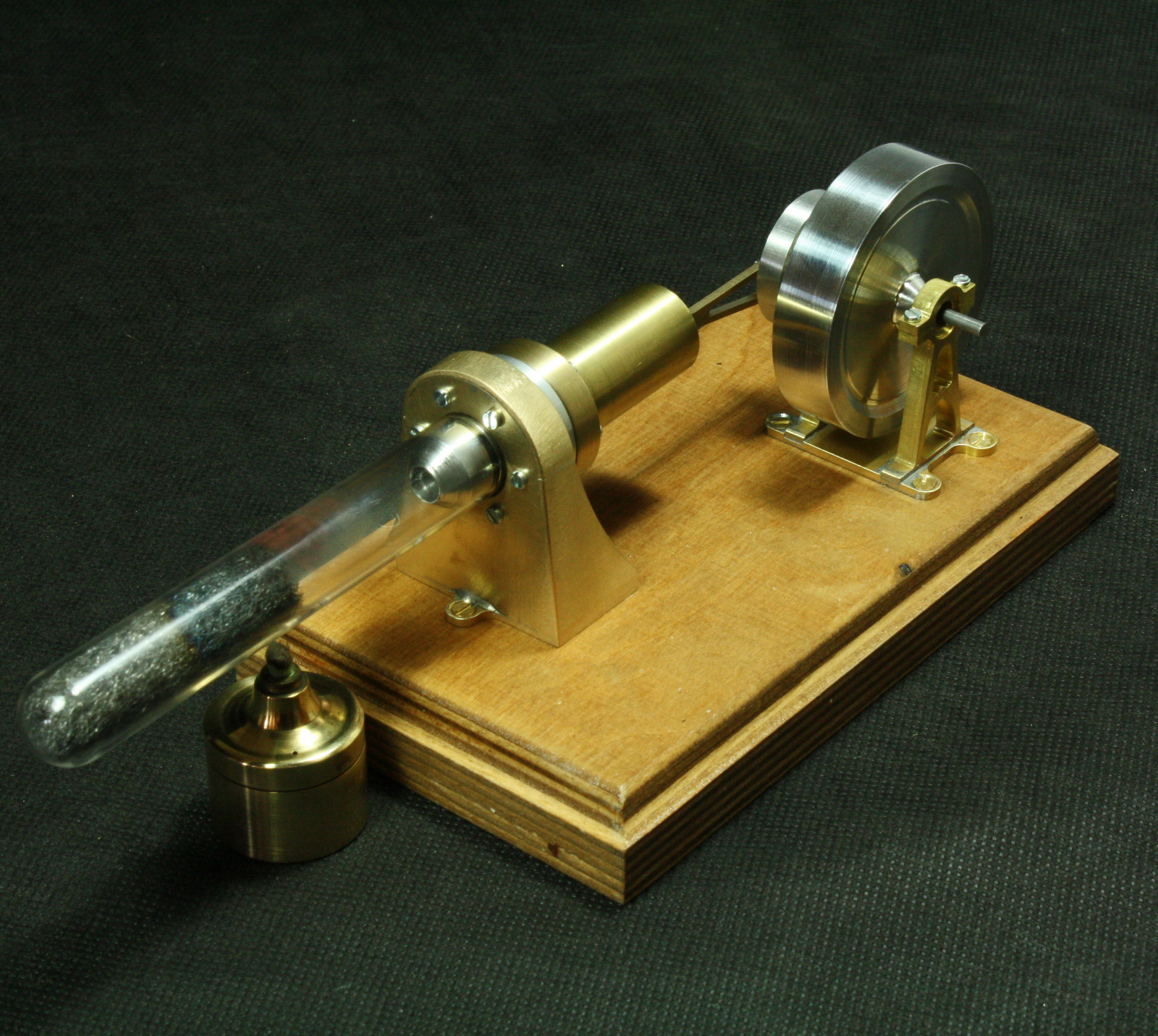 Termoakustik Stirlingmotor selber bauen mit einem Materialsatz von Bengs Modellbau