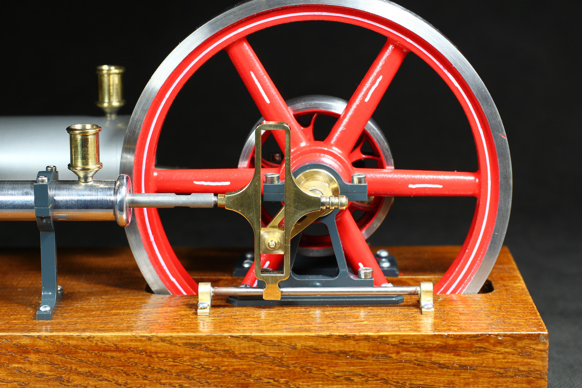 Das Schwungrad vom Stirlingmotor besteht aus Stahlguss