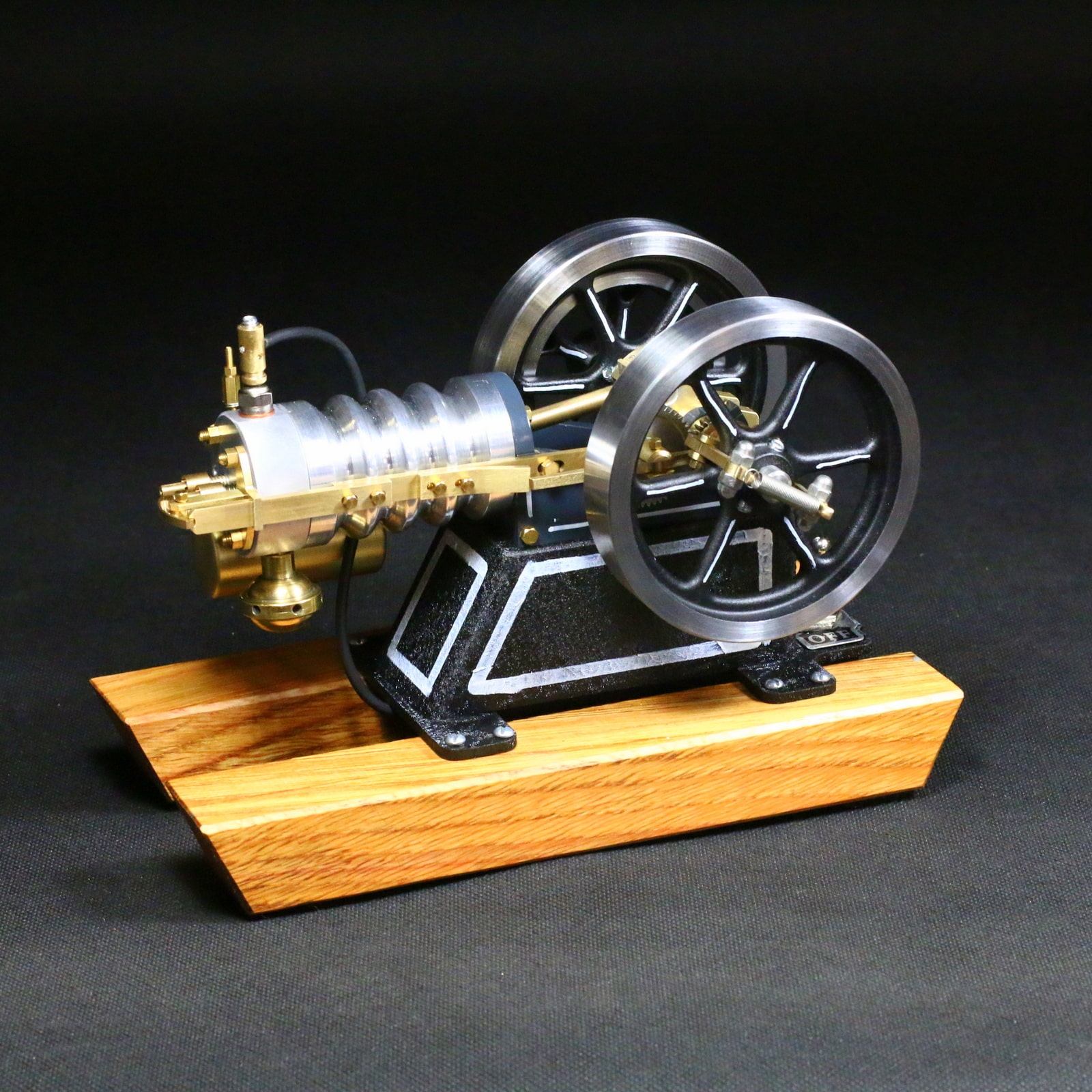 Station-rmotor-der-kleine-Karl6fiOcsRFcI7gn Verbrennungsmotor "Der kleine Karl"