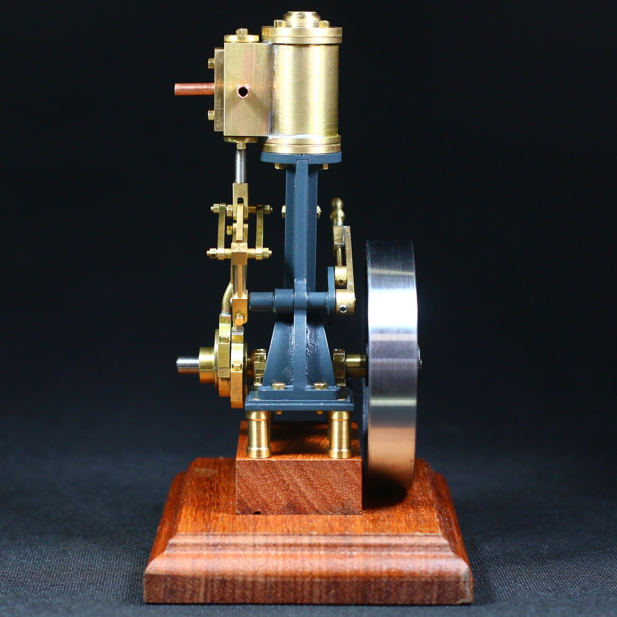 Modellbau-Dampfmaschine-Messing-Leni