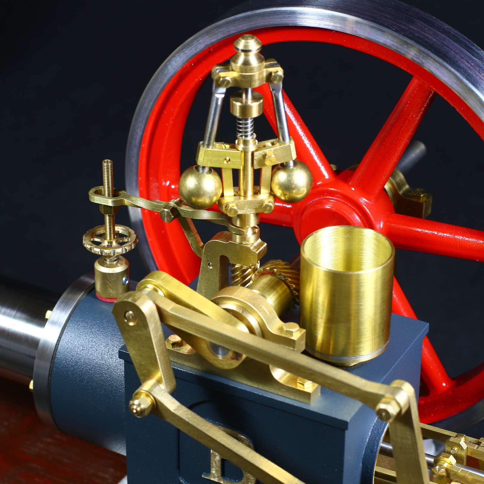 Stirling engine Rainer with centrifugal governor material kit