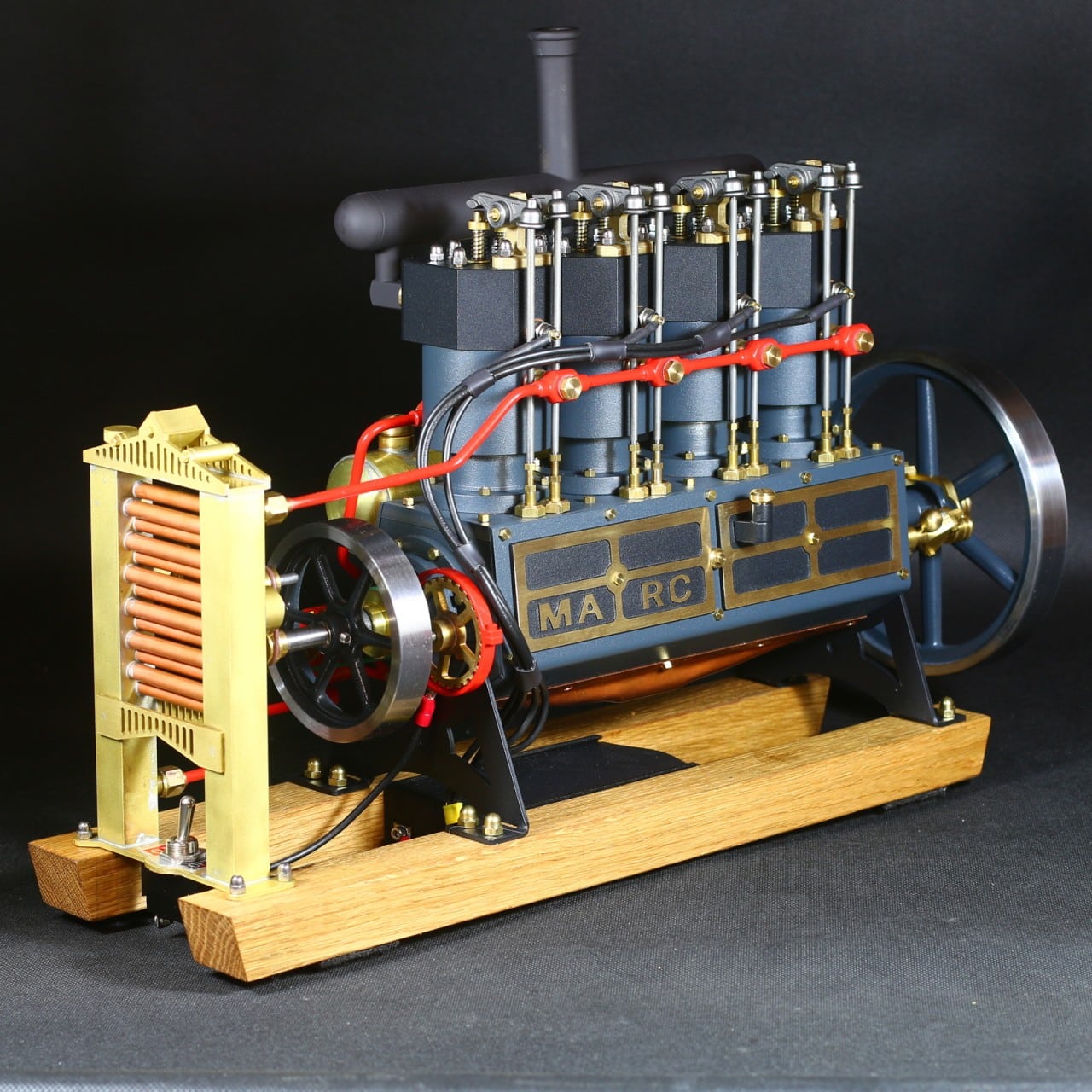 4 Zylinder Verbrennungsmotor Marc • Materialbausatz